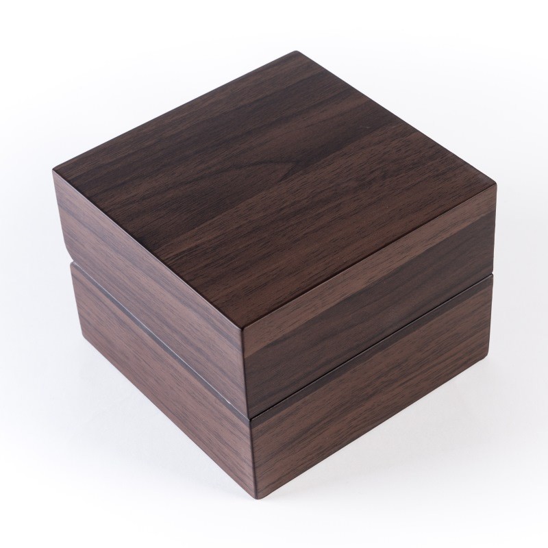 Estuche Oslo reloj cojín 110x110x80 mm.